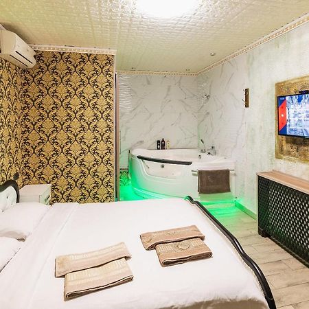 Смарт Апартаменты Джакузи Dnipro Exterior foto